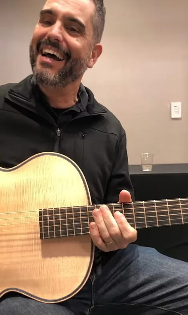 Charlie Hunter playing guitar
